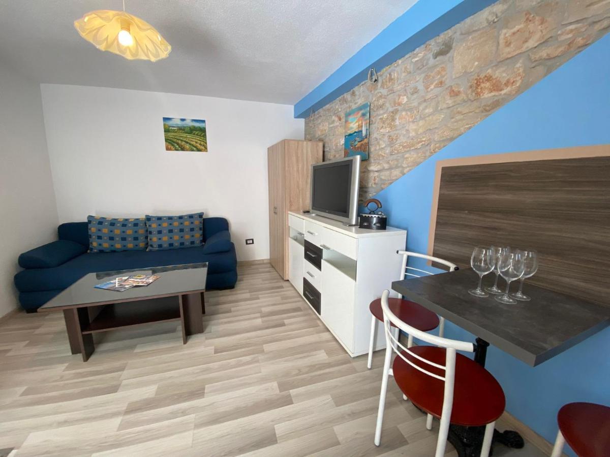 Studio Apartment Elsa Galižana Eksteriør billede